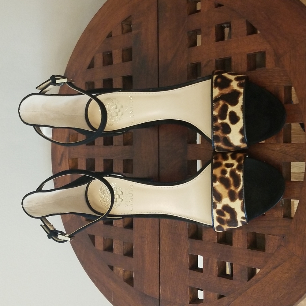 Vince Camuto Corlina Sandals size 8.5.